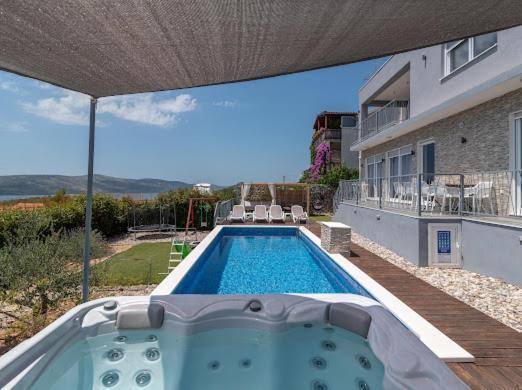 Villa Hedonist Seget Vranjica Exterior foto